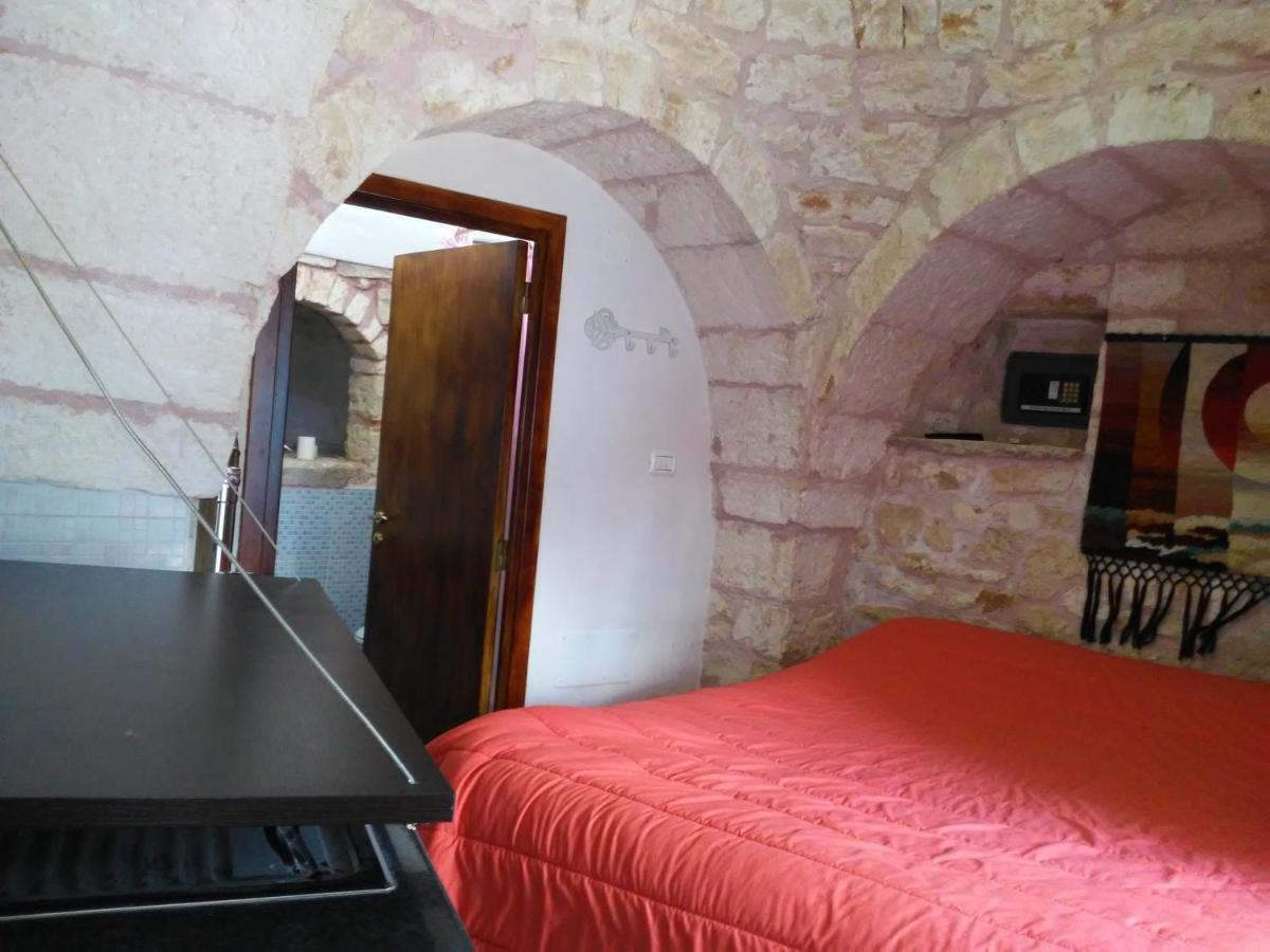 Trullo Francisco Pensionat Martina Franca Eksteriør billede