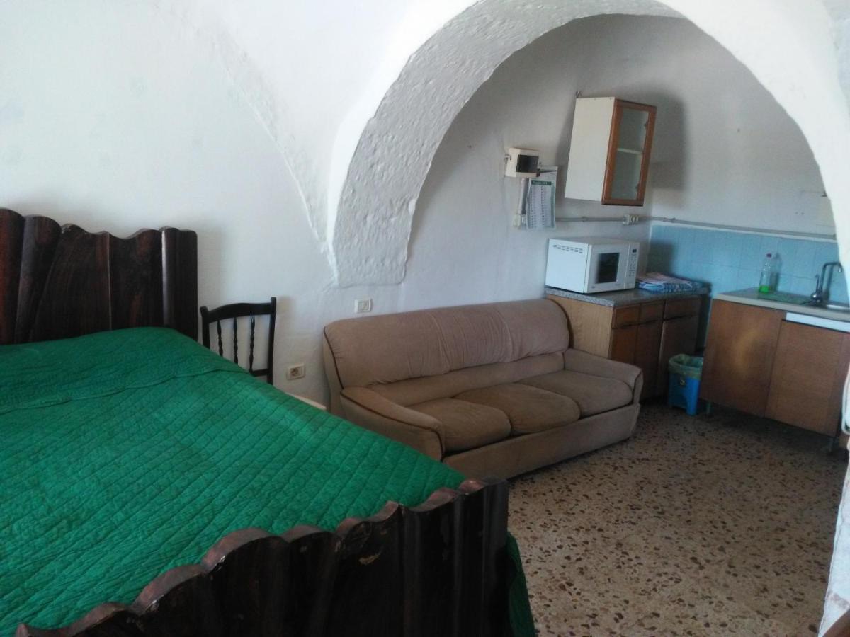 Trullo Francisco Pensionat Martina Franca Eksteriør billede